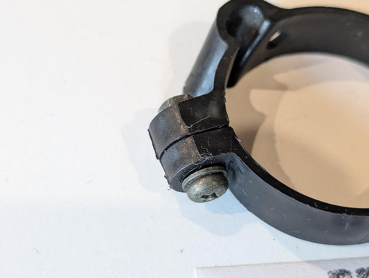 Yamaha XT600E 3TB 3UW Wellenführung Standrohr Halter Klemme Tachowelle, gebraucht