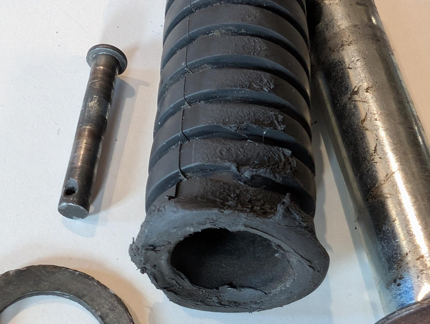 Yamaha XT600E 3TB 3UW Fussraste links oder rechts 120-27431-00
