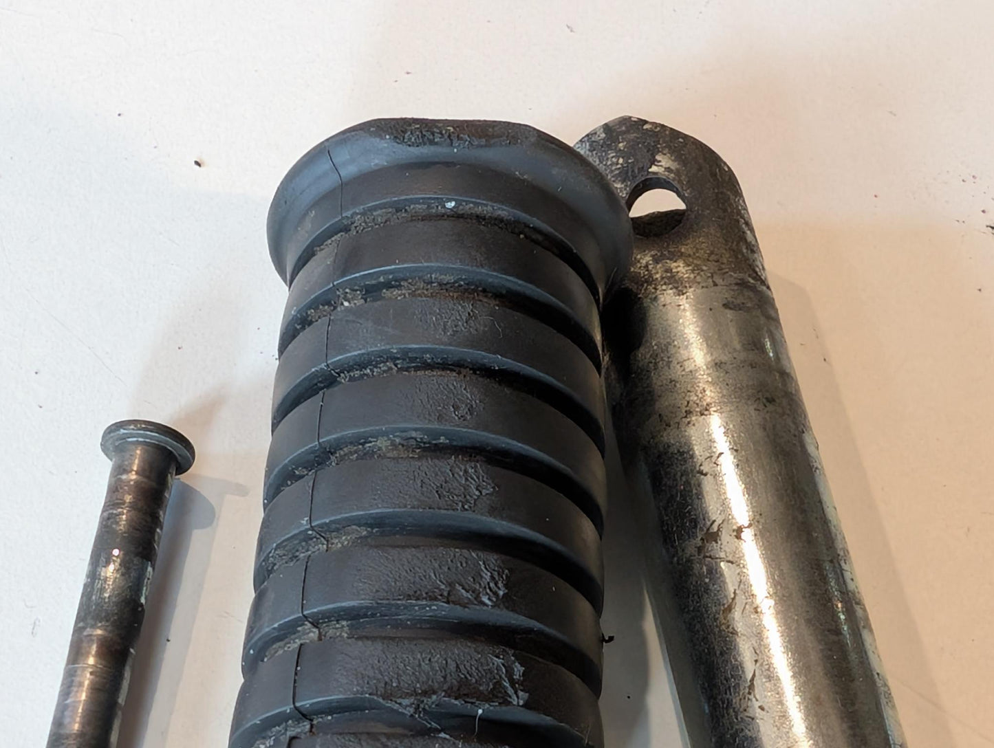 Yamaha XT600E 3TB 3UW Fussraste links oder rechts 120-27431-00