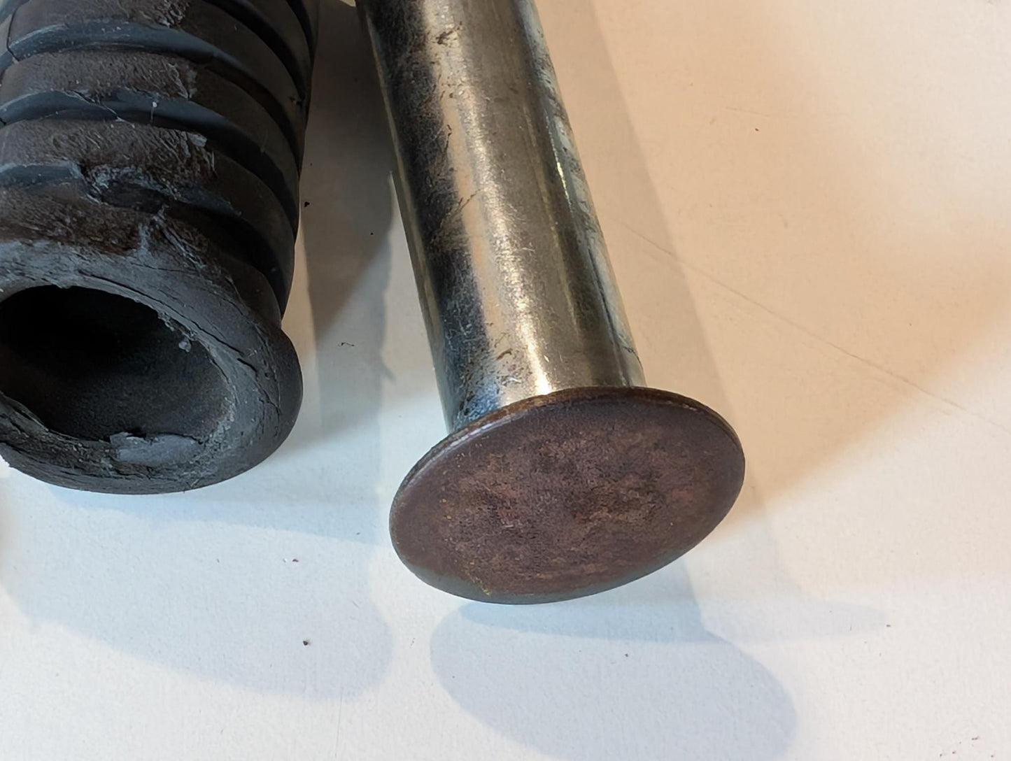 Yamaha XT600E 3TB 3UW Fussraste links oder rechts 120-27431-00