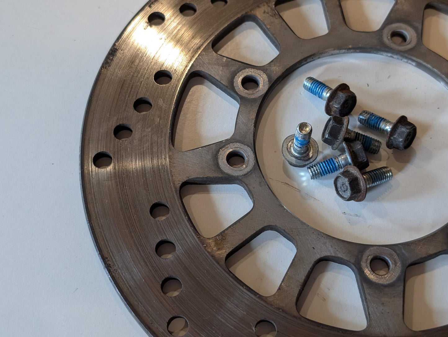 Yamaha XT600E 3TB 3UW Bremsscheibe Hinterad mit Schrauben, gebraucht