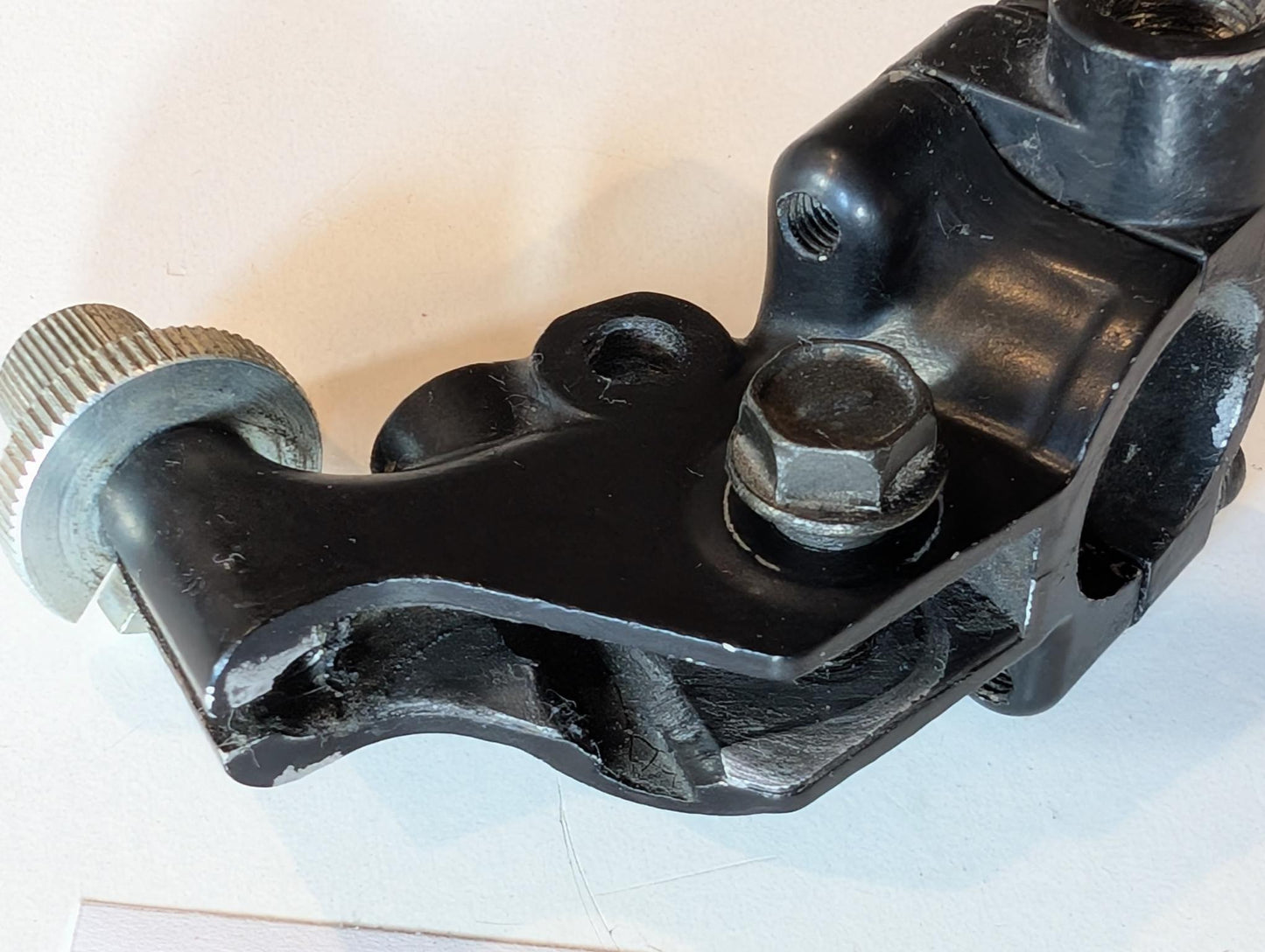 Yamaha XT600E 3TB 3UW Spiegelhalter Kupplungshebelhalter Lenkerhalter links 1LN-82911-00, gebraucht