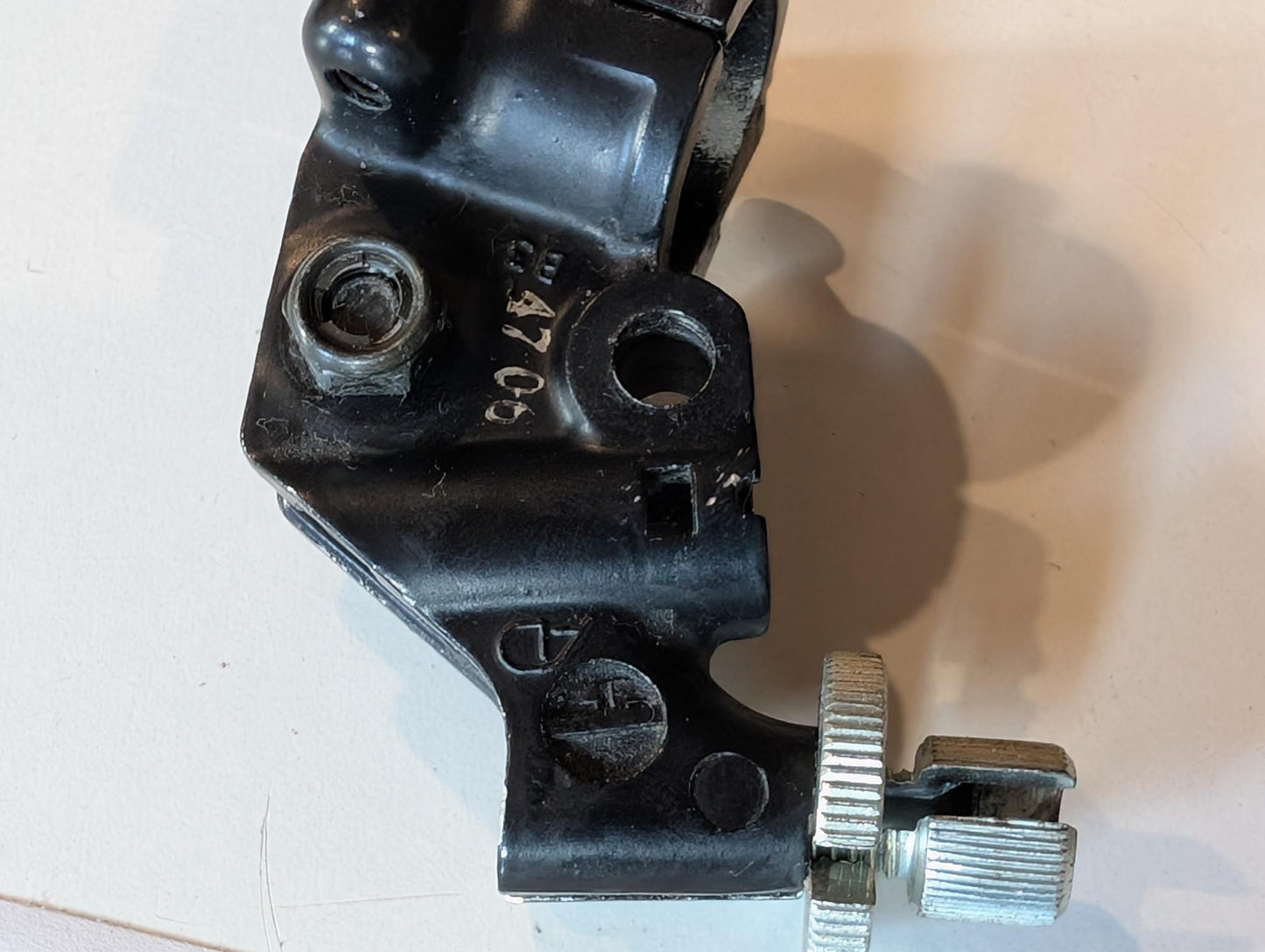Yamaha XT600E 3TB 3UW Spiegelhalter Kupplungshebelhalter Lenkerhalter links 1LN-82911-00, gebraucht