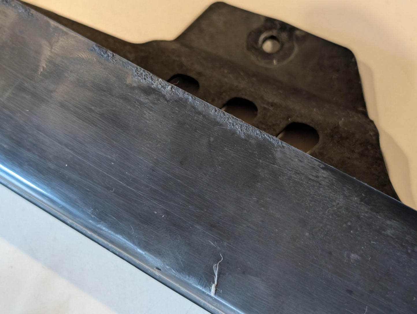 Yamaha XT600E 3TB 3UW Kettenschutz Kettenführung Kettenkasten mit Schrauben 3TB-22311-00