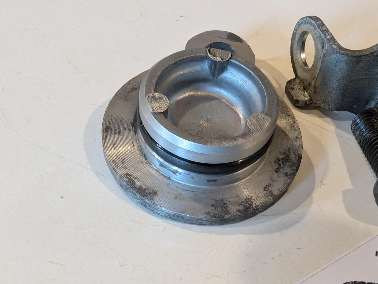 Yamaha XT600E 3TB 3UW Deckel Nockenwelle 3TB-12215-00 mit Halter Ölschlauch 90462-15196, gebraucht