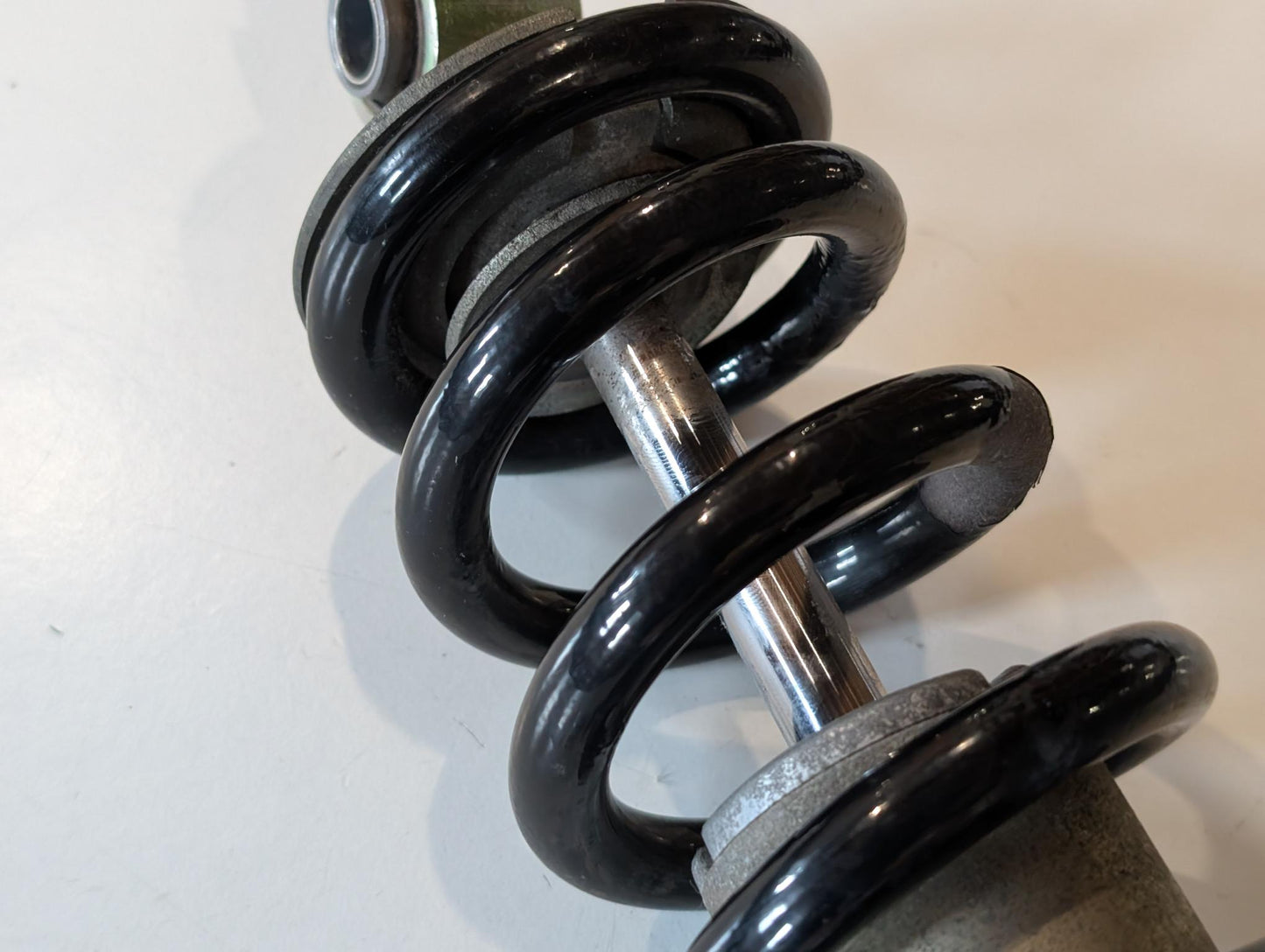 Yamaha XT600E 3TB 3UW Federbein Stoßdämpfer hinten 3TB-22210-20 gebraucht