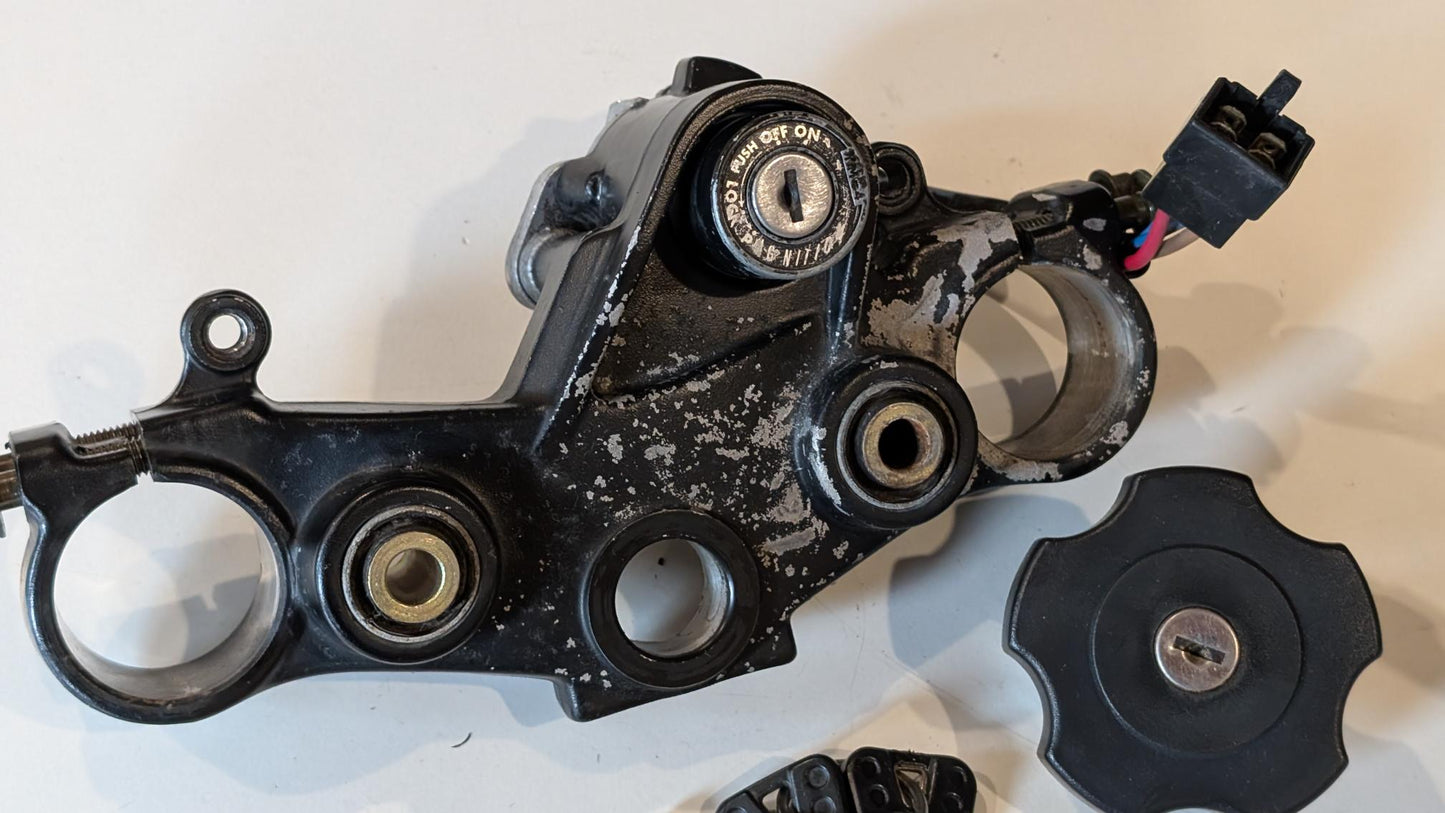 Yamaha XT600E 3TB 3UW Zündschloss 3UY-82501-00 Tankschloss 11H-24602-03 Schlosssatz gebraucht