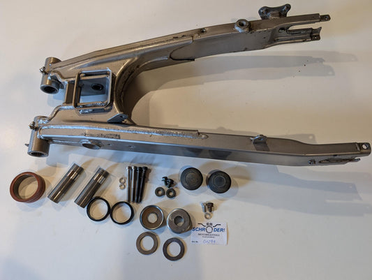 Yamaha XT600E 3TB 3UW Hinterradschwinge Hinterradführung 3TB-22110-01 mit Lager Buchsen Staubdeckeln gebraucht