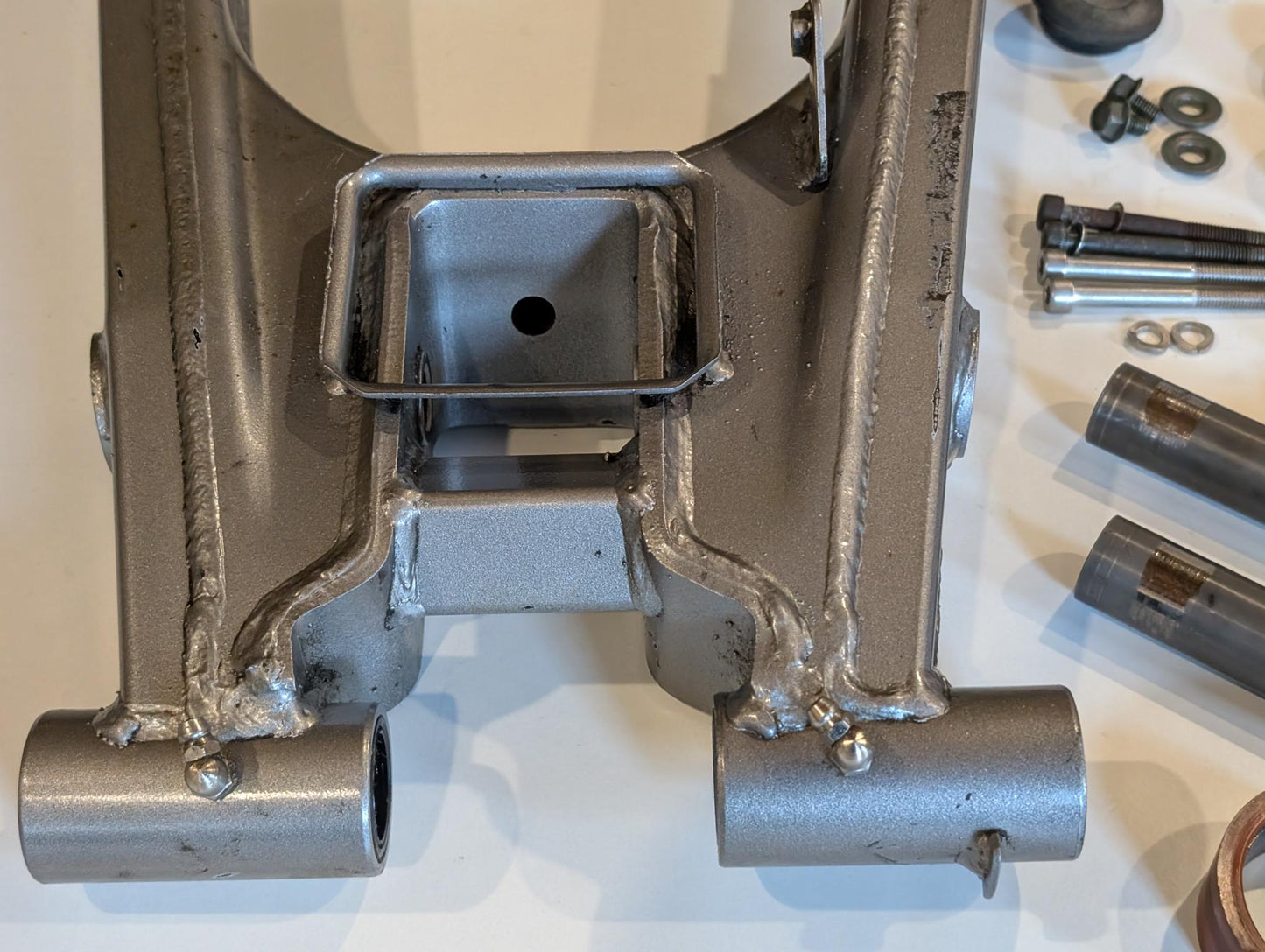 Yamaha XT600E 3TB 3UW Hinterradschwinge Hinterradführung 3TB-22110-01 mit Lager Buchsen Staubdeckeln gebraucht