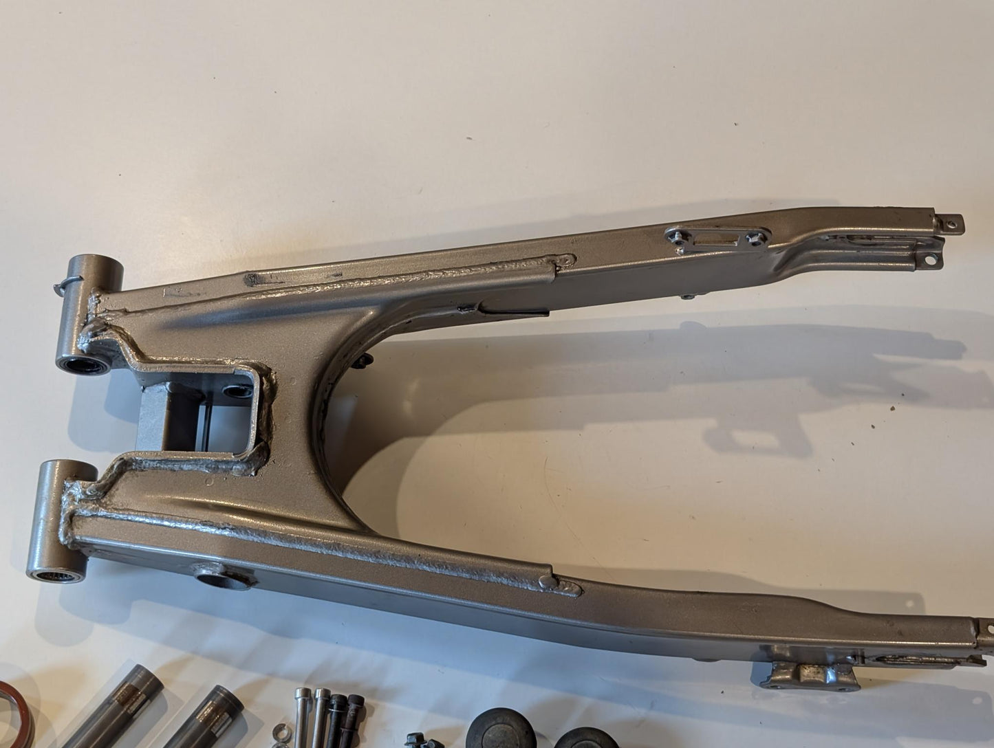 Yamaha XT600E 3TB 3UW Hinterradschwinge Hinterradführung 3TB-22110-01 mit Lager Buchsen Staubdeckeln gebraucht