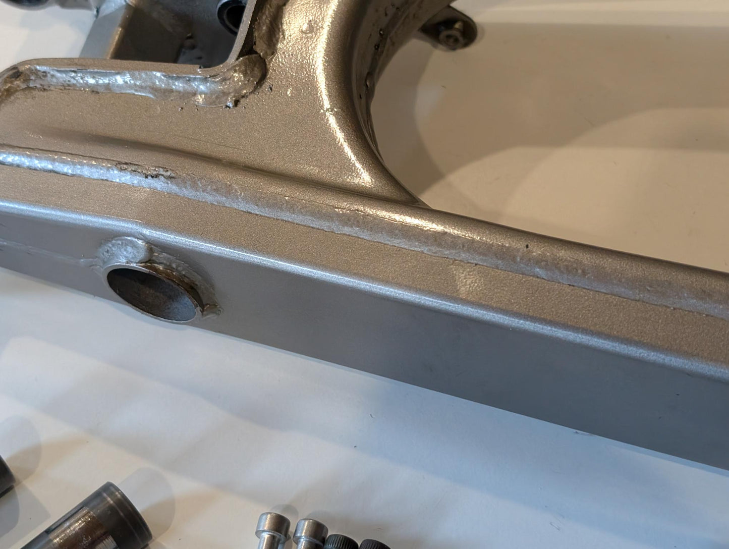 Yamaha XT600E 3TB 3UW Hinterradschwinge Hinterradführung 3TB-22110-01 mit Lager Buchsen Staubdeckeln gebraucht