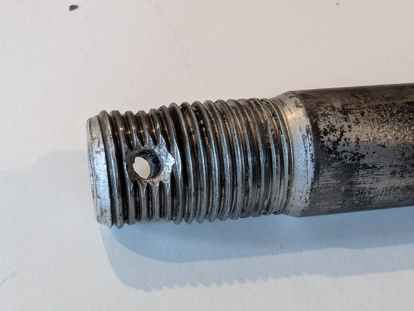 Yamaha XT600 43F Hinterradachse 43F-25381-00 Radachse hinten Spanner 3Y1-25389-00 3Y1-25388-01 Mutter 90171-16024 Scheibe 90209-18138 gebraucht