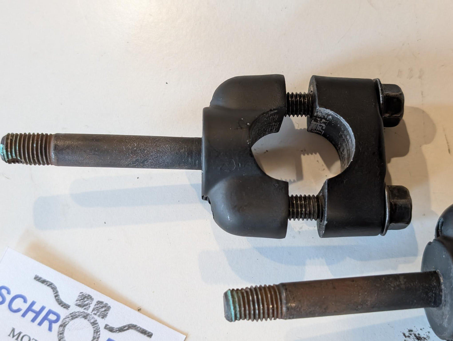 Yamaha XT600 43F Lenkerhalter 1E6-23441-00 3Y6-23442-00-98 Schraube 95826-08035 gebraucht