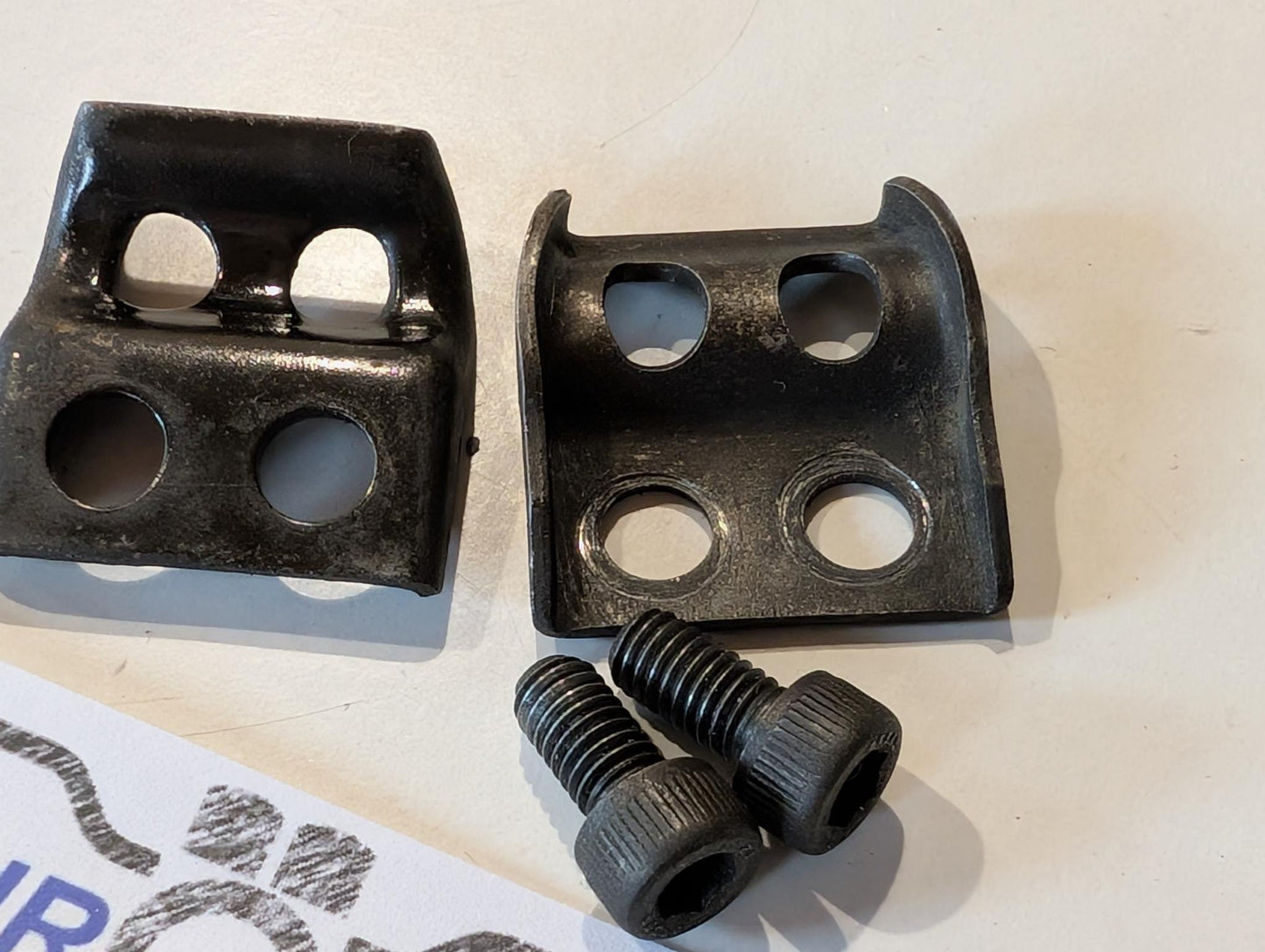 Yamaha XT600 43F Klemme Halter 90465-14242 Bremsschlauch vorne, gebraucht