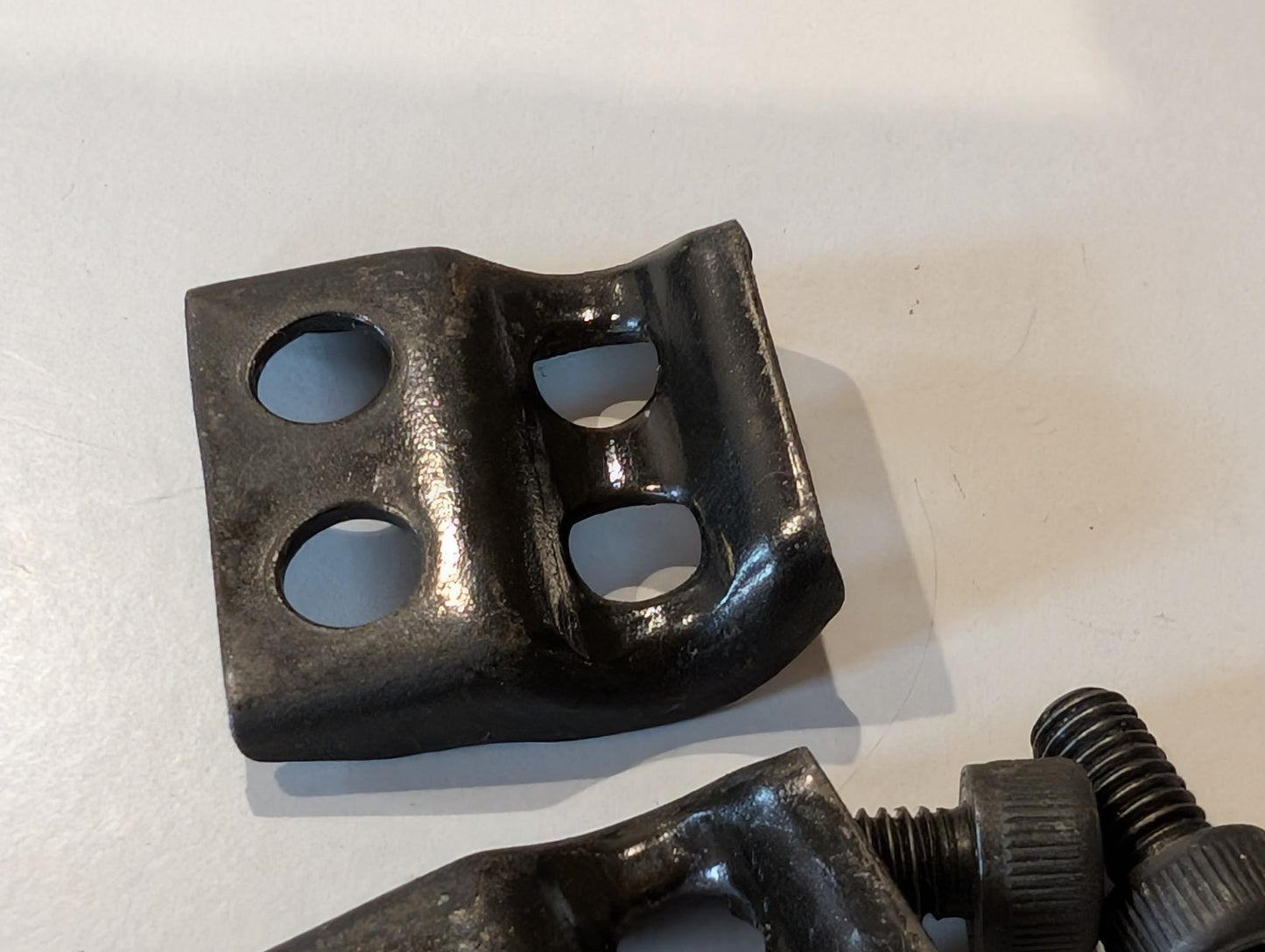 Yamaha XT600 43F Klemme Halter 90465-14242 Bremsschlauch vorne, gebraucht