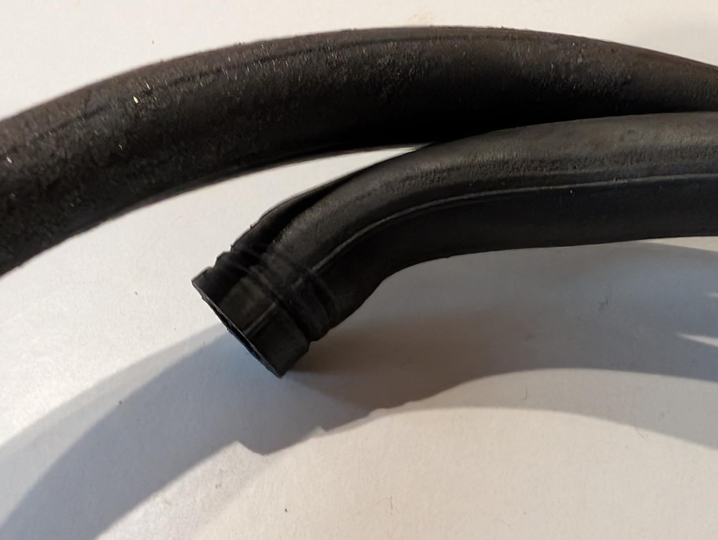 Yamaha XT600 43F Belüftungsschlauch 90445-11753 Entlüftungsschlauch zum Öltank mit Klemmen gebraucht