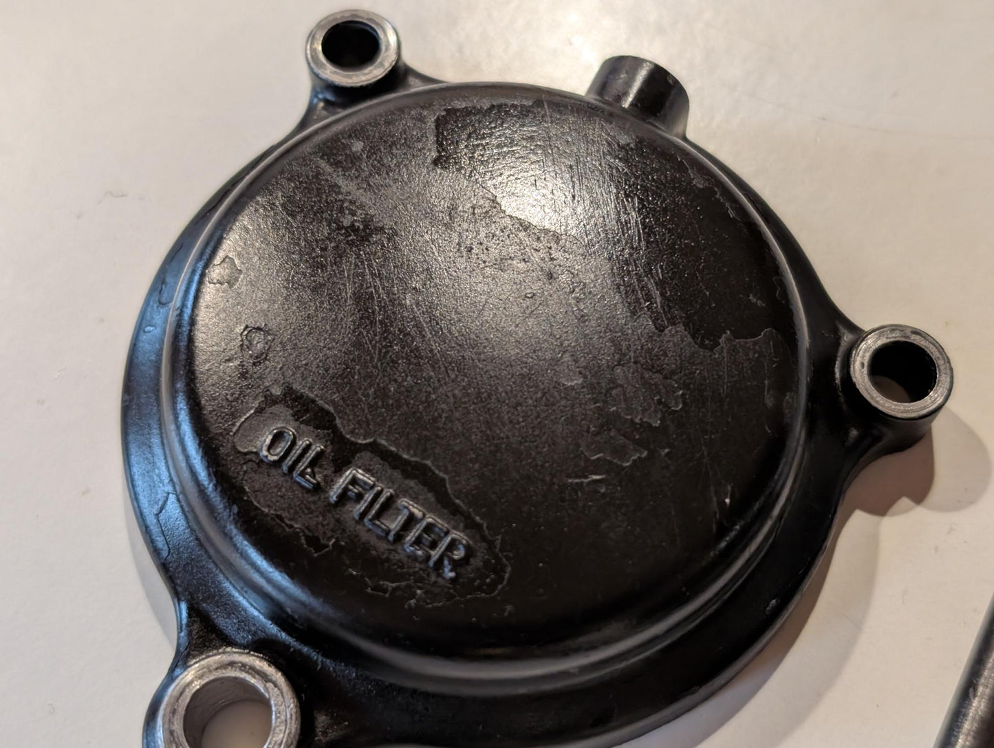 Yamaha XT600 43F Ölfilterdeckel 583-13447 mit Schrauben schwarz gebraucht