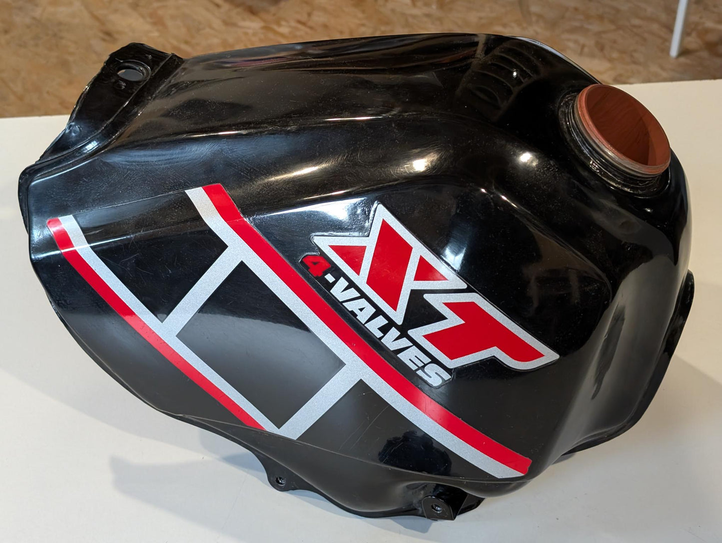 Yamaha XT600 43F Kraftstofftank mit Deckel schwarz gebraucht