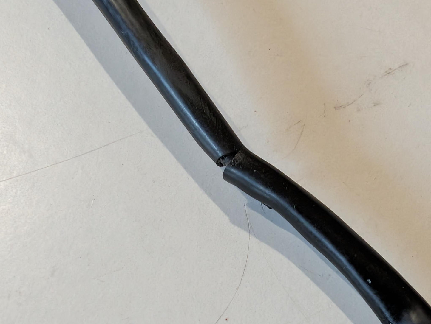 Yamaha XT600 43F Bremslichtschalter hinten 34L-82530-00 mit Halter gebraucht, in altersgemäßem Zustand