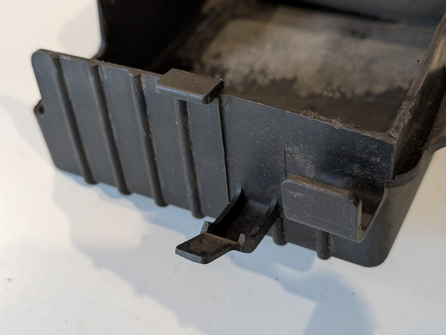 Yamaha XT600 43F Batteriehalter Batteriekasten 34L-2177G-00 Halter Spannungsregler gebraucht