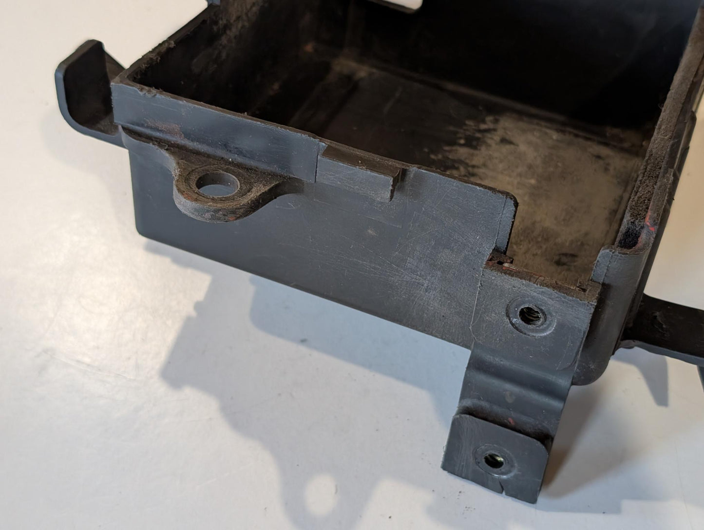 Yamaha XT600 43F Batteriehalter Batteriekasten 34L-2177G-00 Halter Spannungsregler gebraucht