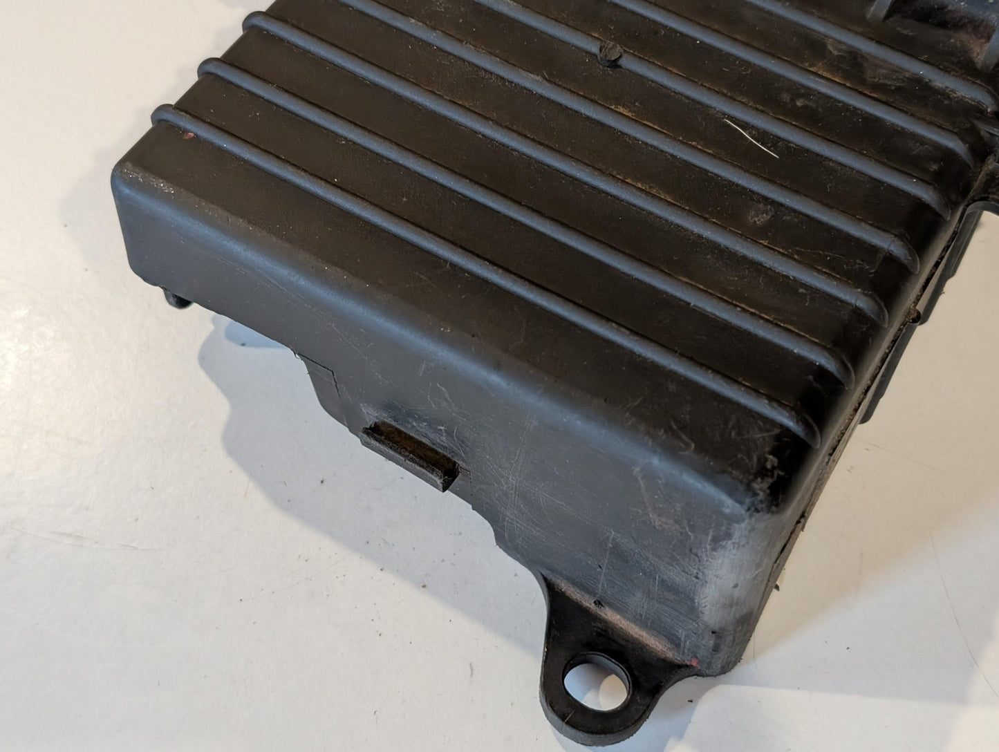 Yamaha XT600 43F Batteriehalter Batteriekasten 34L-2177G-00 Halter Spannungsregler gebraucht