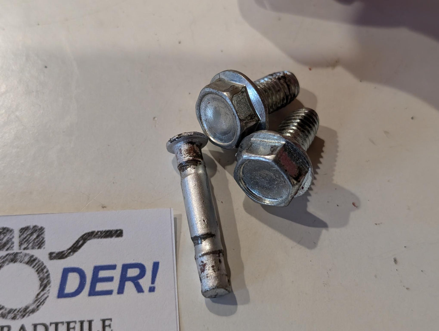 Yamaha XT600 43F Fussrastenhalter hinten links 26F-27432 gebraucht