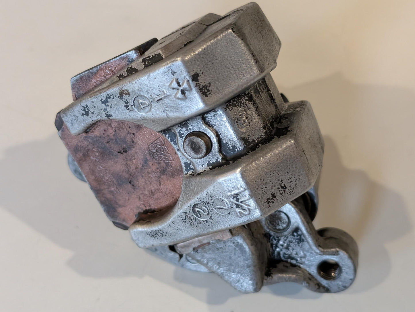 Yamaha XT600 43F Bremssattel vorne 43F-25810-20 mit Schrauben gebraucht