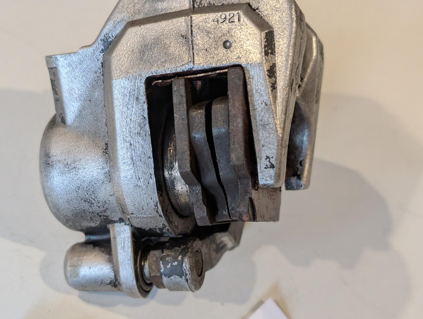 Yamaha XT600 43F Bremssattel vorne 43F-25810-20 mit Schrauben gebraucht