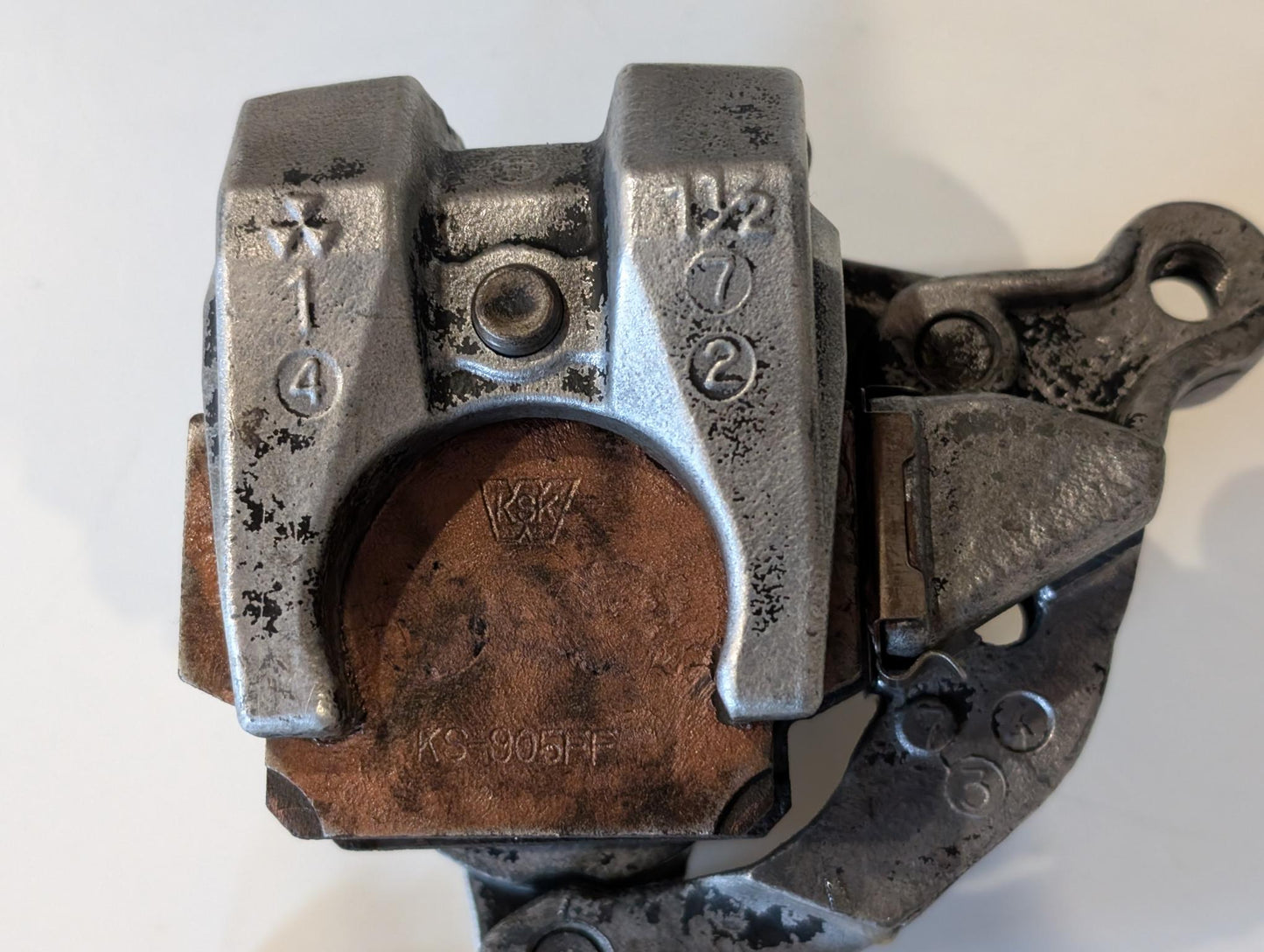 Yamaha XT600 43F Bremssattel vorne 43F-25810-20 mit Schrauben gebraucht