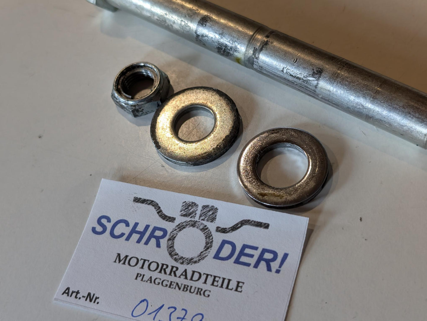 Yamaha XT600 43F Lagerwelle Drehwelle Schraube Umlenkung an Schwinge 90109-120A3 mit Schmiernippel gebraucht