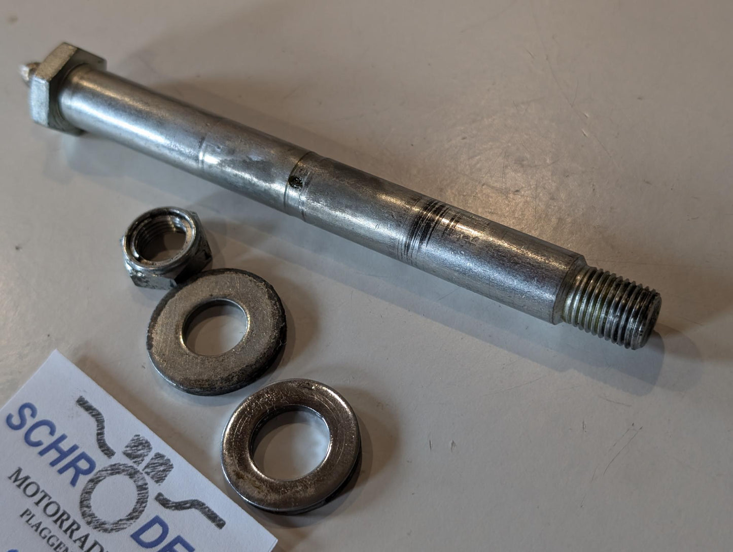 Yamaha XT600 43F Lagerwelle Drehwelle Schraube Umlenkung an Schwinge 90109-120A3 mit Schmiernippel gebraucht