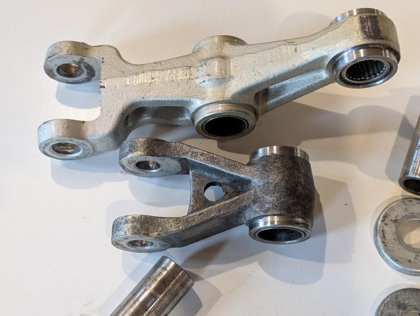 Yamaha XT600 43F Umlenkung 34L-2217A-00 34L-2217F-00 Federbein Schwinge gebraucht