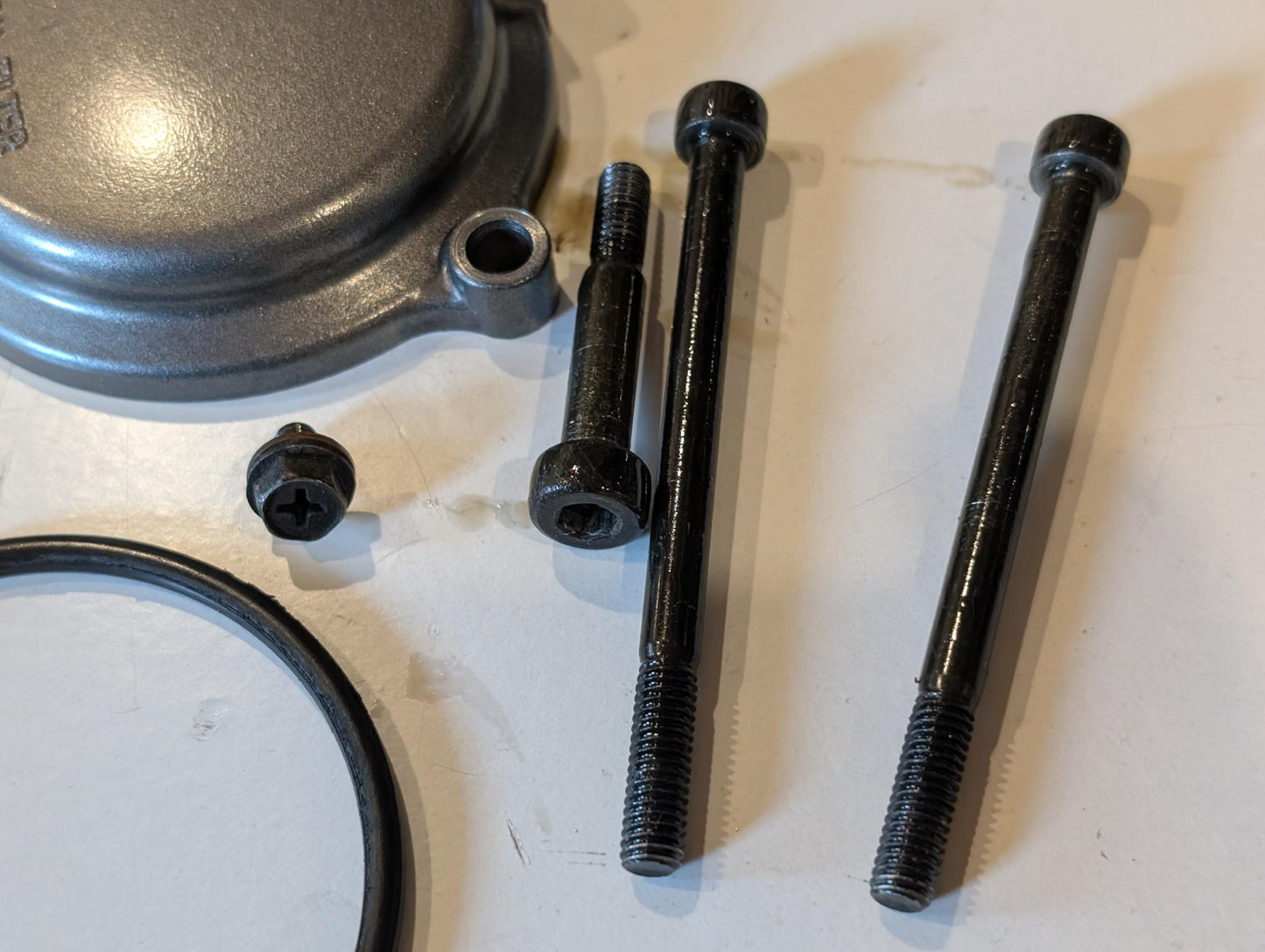 Yamaha XT600Z 3AJ Ölfilterdeckel 2WK-13447-00 mit Schrauben 90109-06419 gebraucht