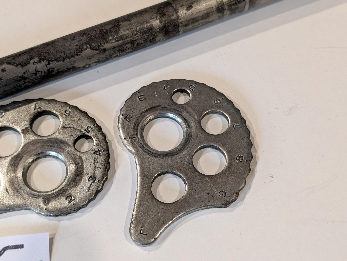 Yamaha XT600Z 3AJ Hinterradachse 3AJ-25381-00 mit Spannern 3Y1-25388-01 3Y1-25389-00 und Mutter gebraucht