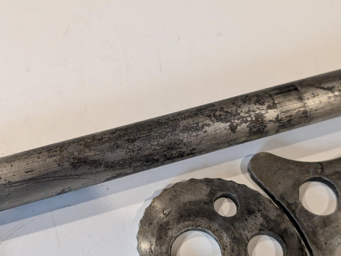 Yamaha XT600Z 3AJ Hinterradachse 3AJ-25381-00 mit Spannern 3Y1-25388-01 3Y1-25389-00 und Mutter gebraucht