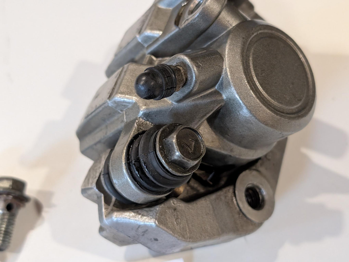 Yamaha XT600Z 3AJ Bremssattel hinten 2KF-2580W-00 mit Schrauben gebraucht