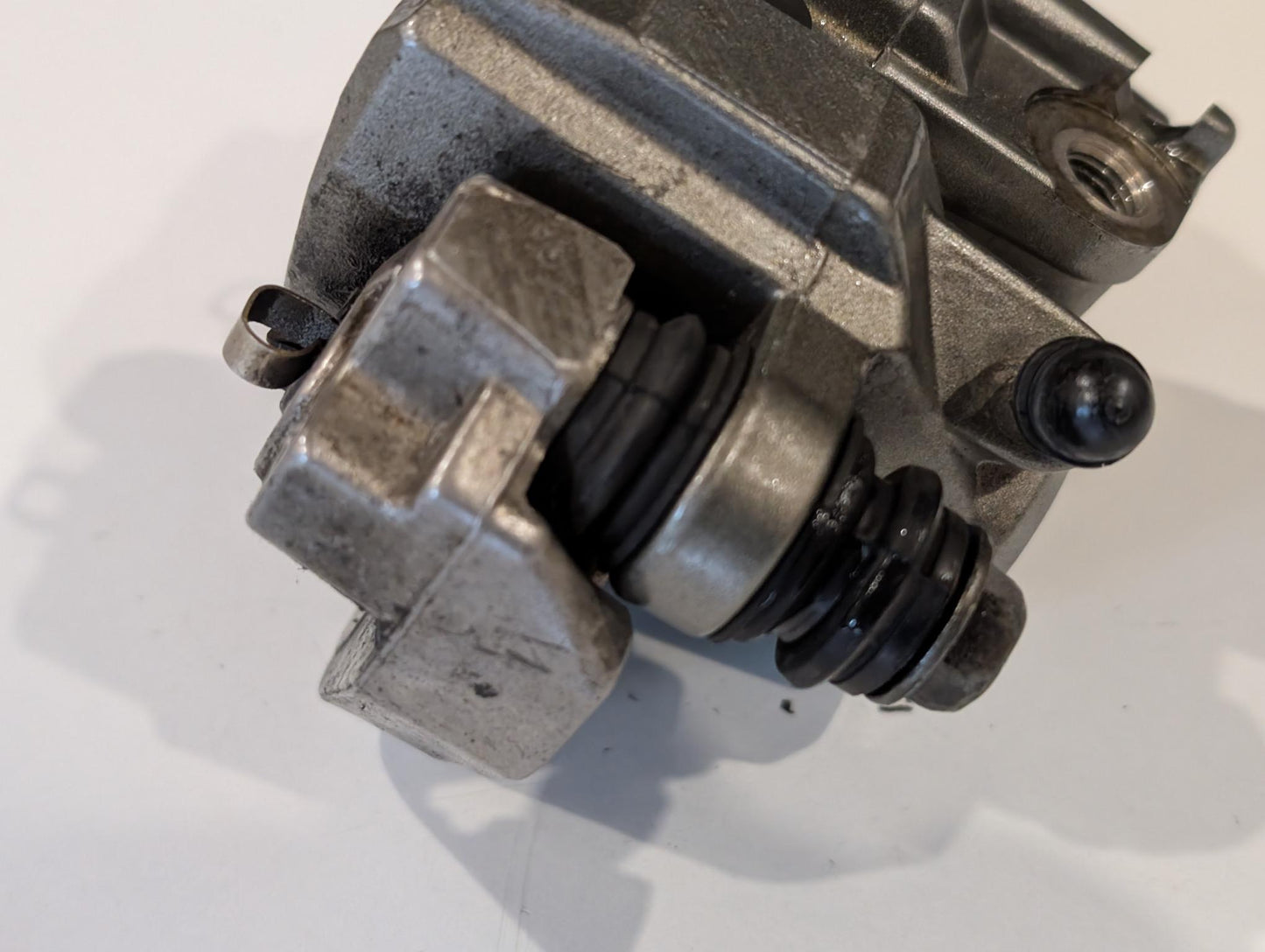 Yamaha XT600Z 3AJ Bremssattel hinten 2KF-2580W-00 mit Schrauben gebraucht