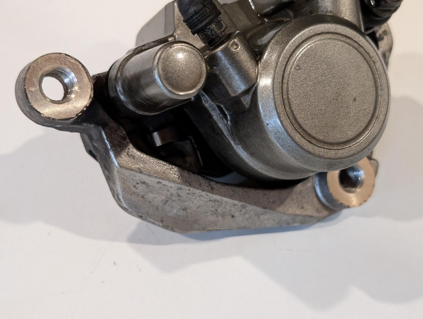 Yamaha XT600Z 3AJ Bremssattel vorne 1VJ-2580T-00 mit Schrauben gebraucht