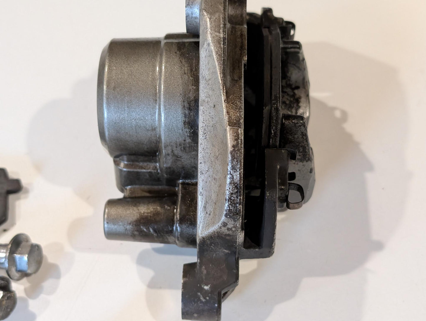 Yamaha XT600Z 3AJ Bremssattel vorne 1VJ-2580T-00 mit Schrauben gebraucht