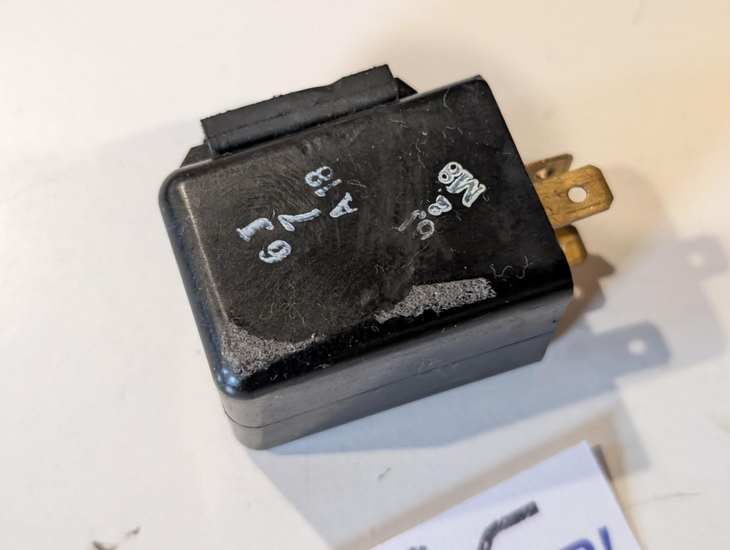 Yamaha XT600Z 3AJ Blinkerrelais 1U3-83350-40 mit Gummihalter gebraucht