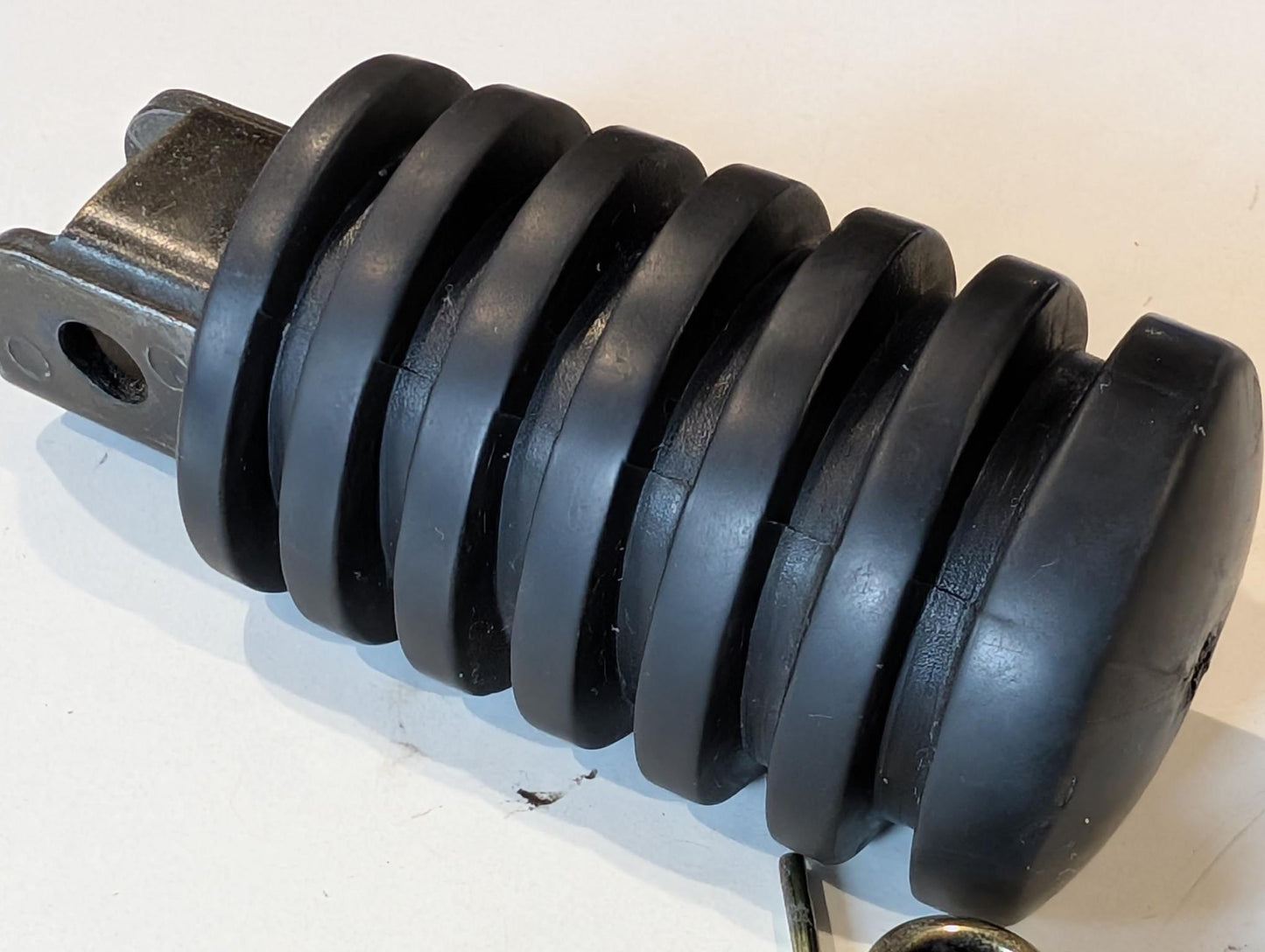 Yamaha XT600Z 3AJ Fussraste vorne links 214-27421-00 214-27413-00 mit Bolzen und Feder gebraucht