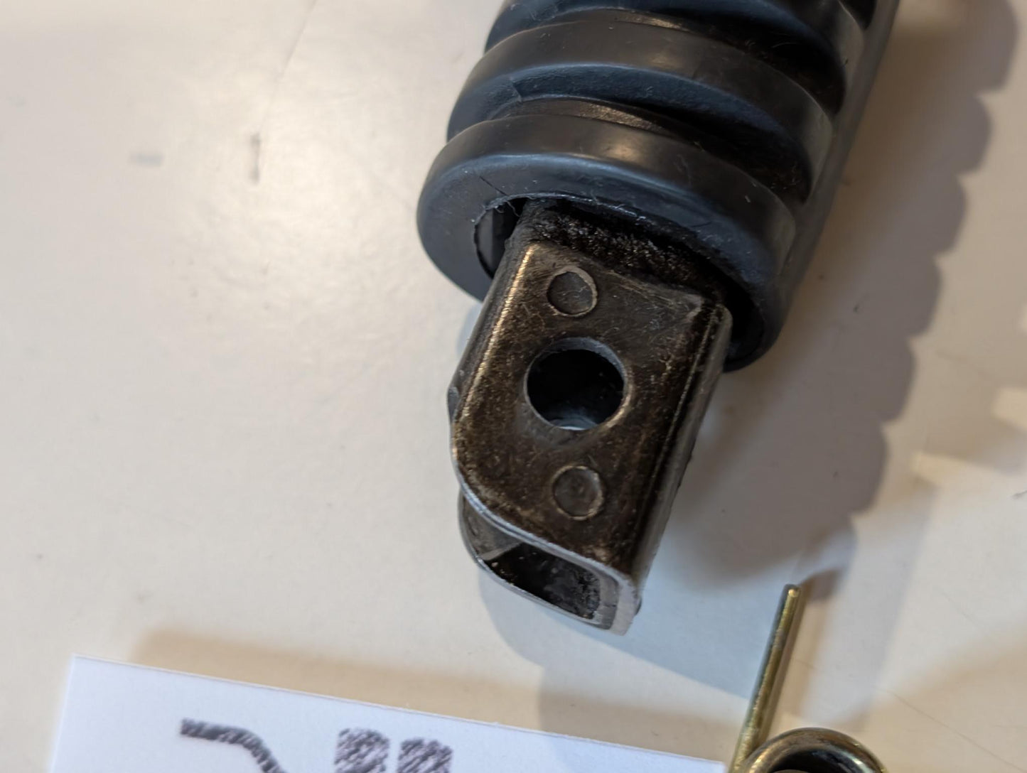 Yamaha XT600Z 3AJ Fussraste vorne links 214-27421-00 214-27413-00 mit Bolzen und Feder gebraucht