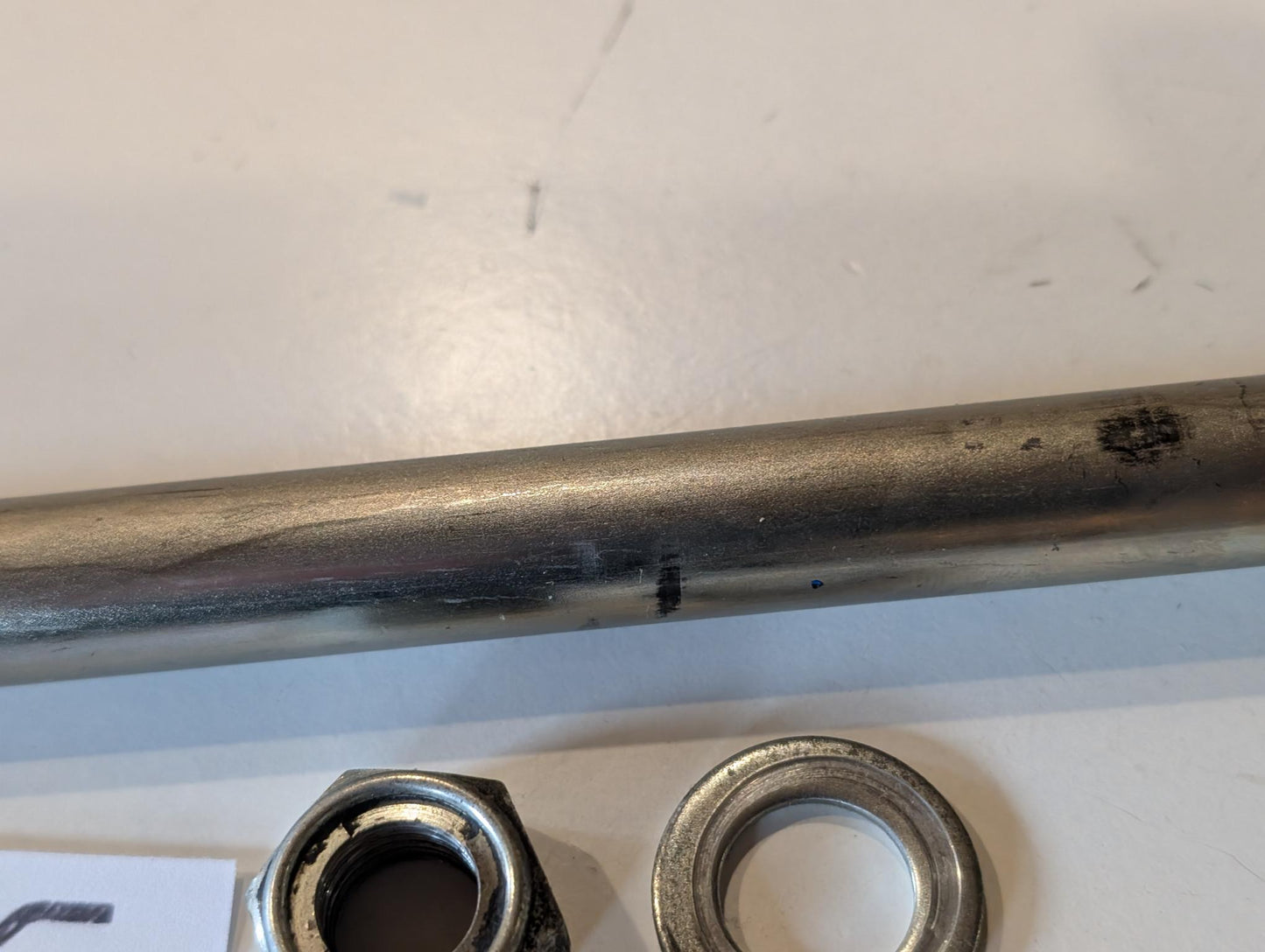 Yamaha XT600Z 3AJ Achse Schwinge 1VJ-22141-00 Drehwelle Schwingenachse gebraucht