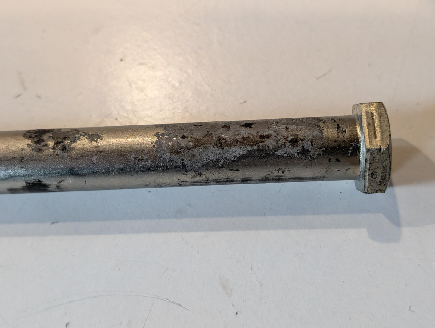 Yamaha XT600Z 3AJ Achse Schwinge 1VJ-22141-00 Drehwelle Schwingenachse gebraucht