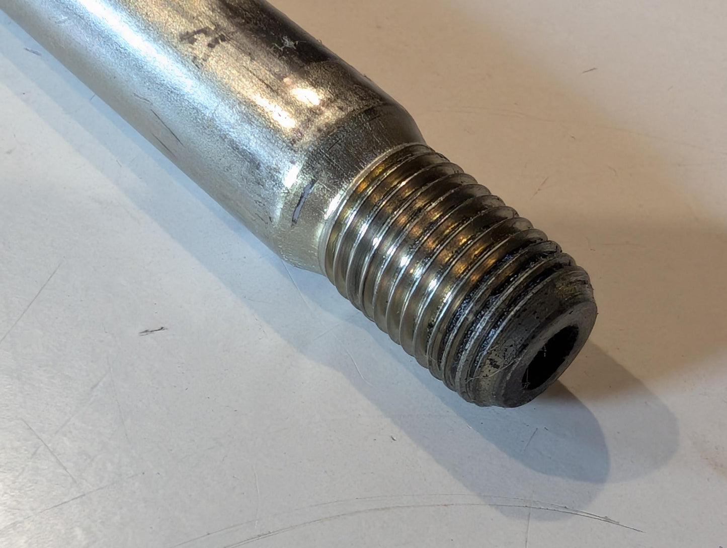 Yamaha XT600Z 3AJ Achse Schwinge 1VJ-22141-00 Drehwelle Schwingenachse gebraucht