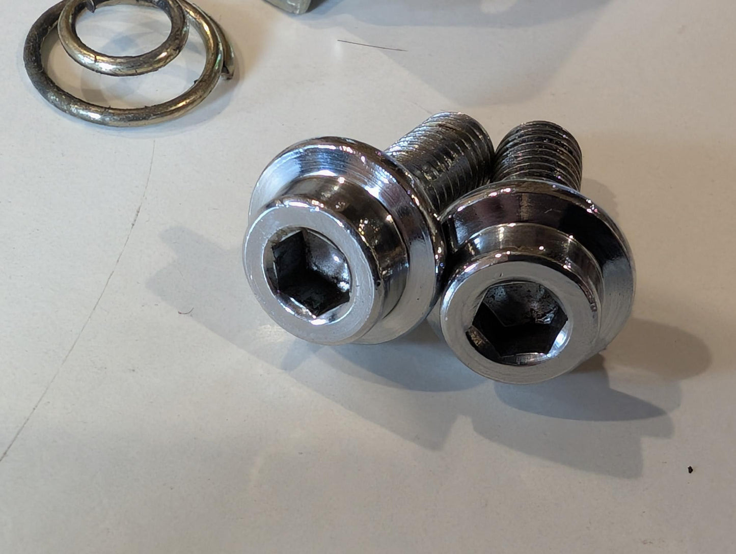 Yamaha XT600Z 3AJ Fussrastenhalter Konsole hinten rechts 2KF-2742L-00 mit Schrauben gebraucht