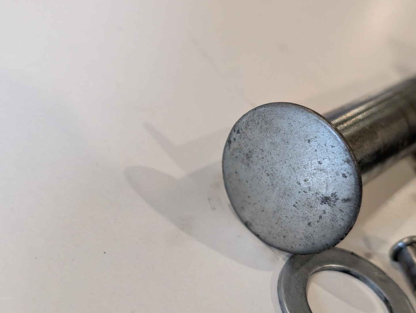 Yamaha XT600Z 3AJ Fussraste hinten rechts 120-27431-00 2KF-27437-00 120-27433-00 gebraucht