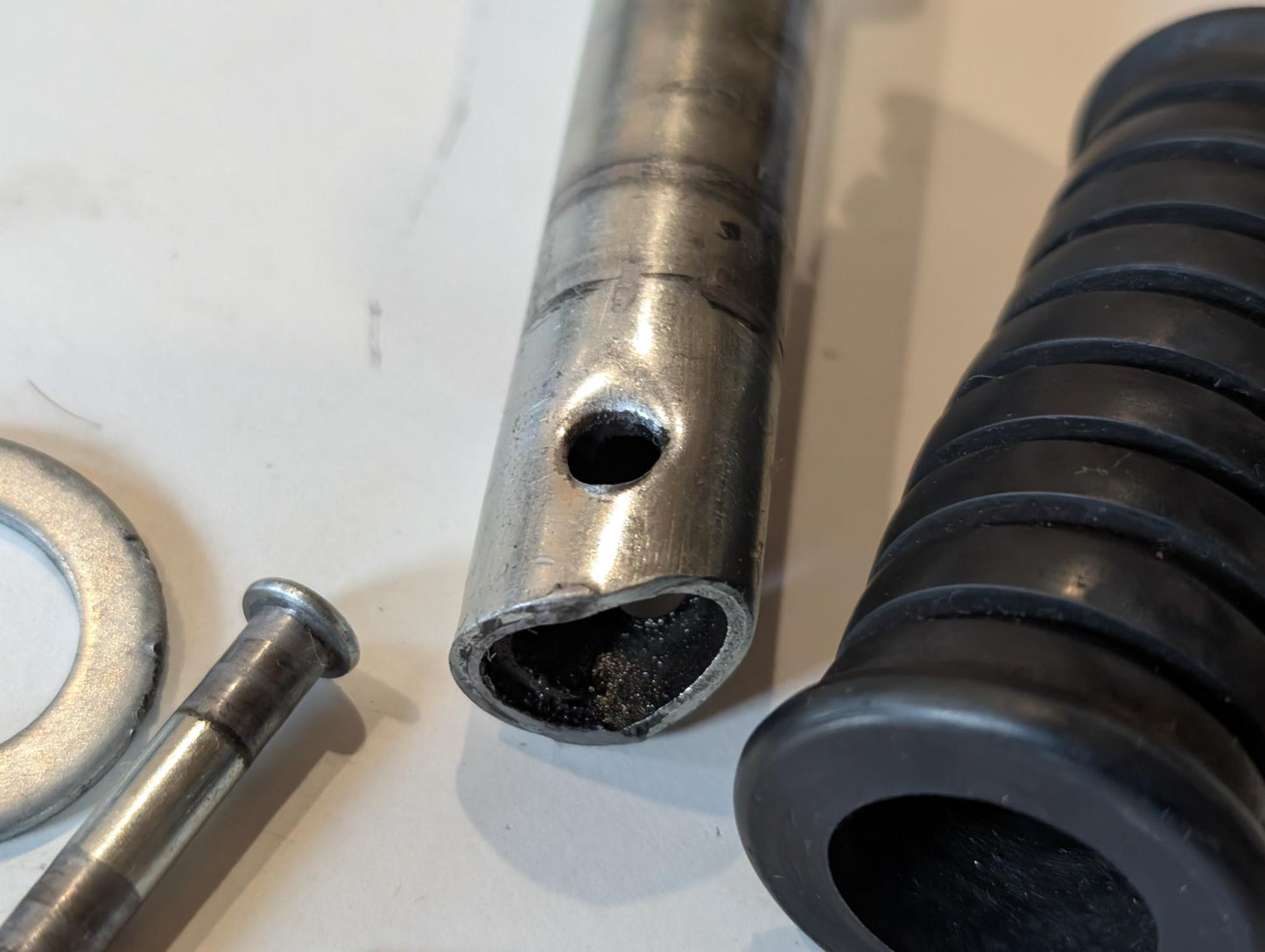 Yamaha XT600Z 3AJ Fussraste hinten rechts 120-27431-00 2KF-27437-00 120-27433-00 gebraucht