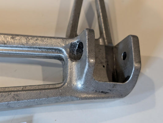 Yamaha XT600Z 3AJ Fussrastenhalter Konsole hinten links 51Y-2741L-00 mit Schrauben gebraucht